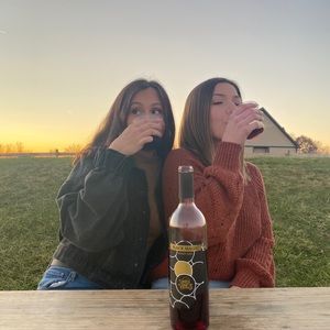 Meet your Posher, Nia